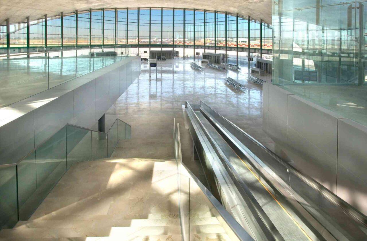 Aeropuerto-Valencia-1-e1635938719858