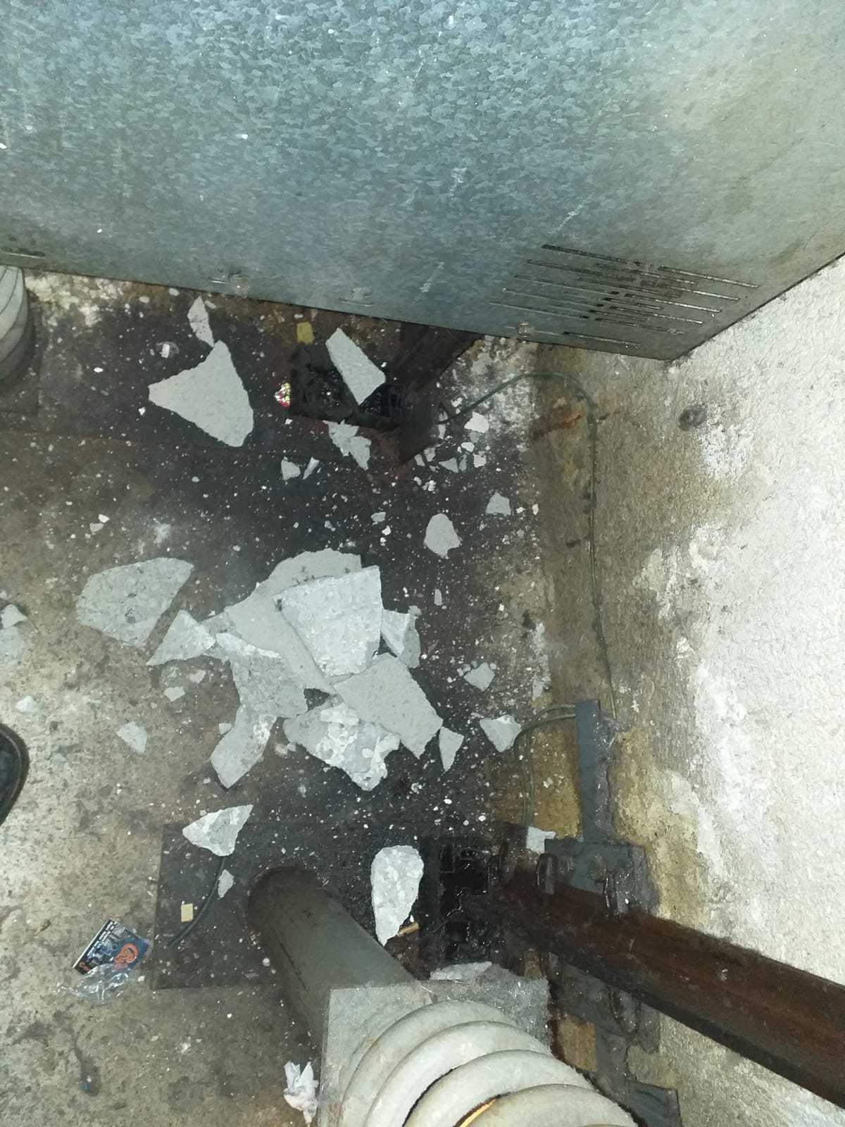 Derrumbamiento de elementos producido en el hueco de un ascensor en Granada