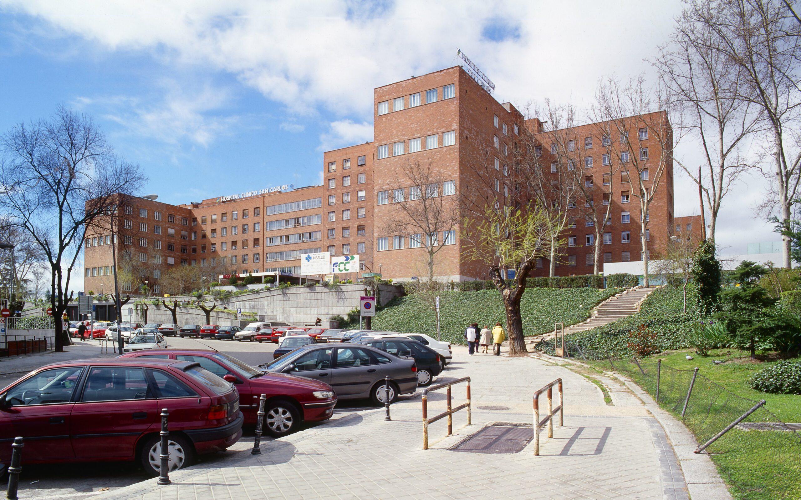 Fachada del Hospital Clínico San Carlos de Madrid