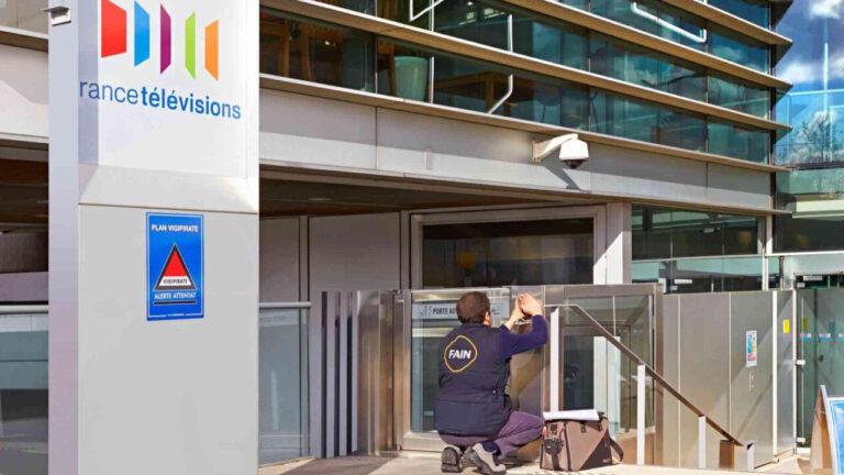 Entre la Imagen Pública y la Protección