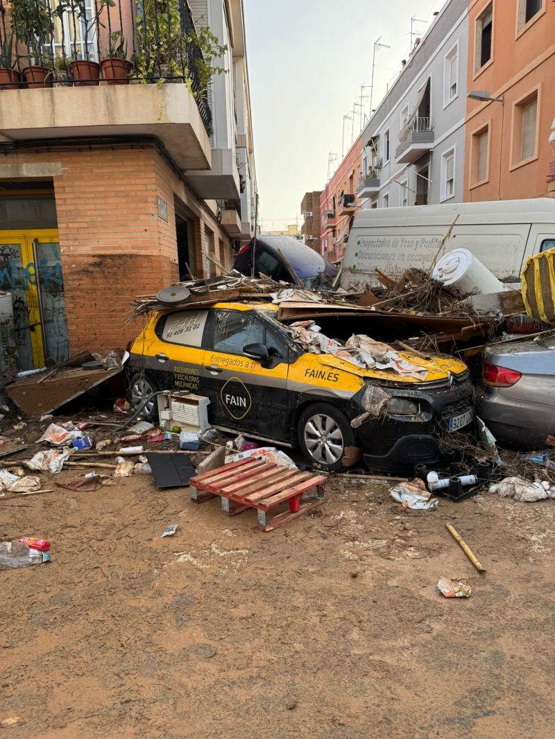 Vehículo de la flota de FAIN destrozado por la DANA de Valencia