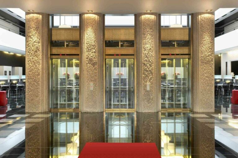Ascensores en el Hotel Hilton de Madrid