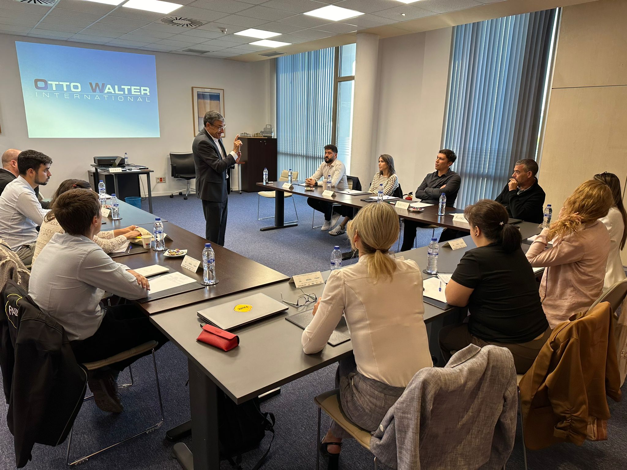 Formación en liderazgo método OTTO Walter a mandos intermedios 2