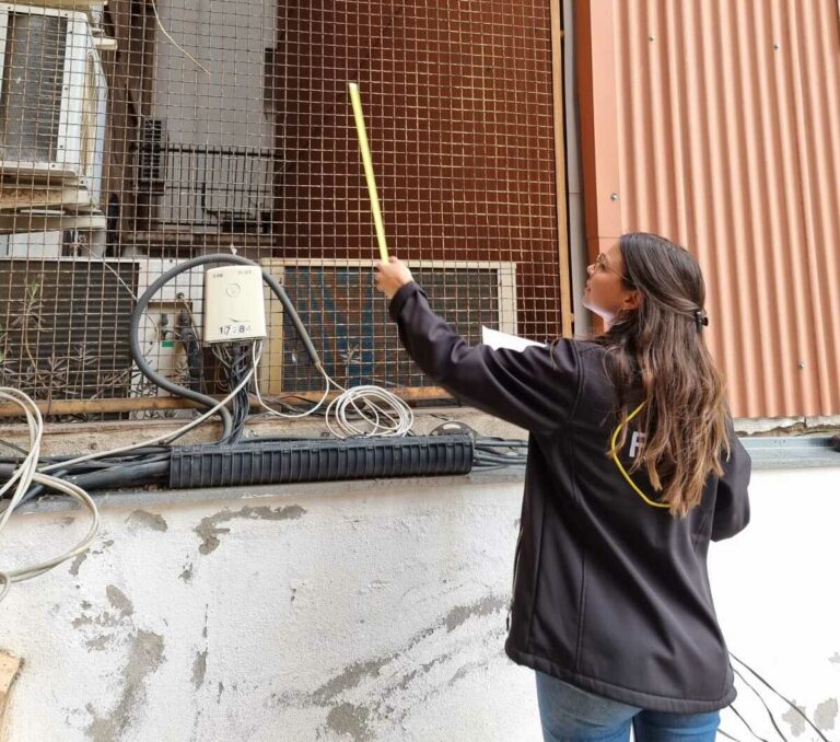 María Soledad Haacker, mujer y técnico de ascensores en FAIN