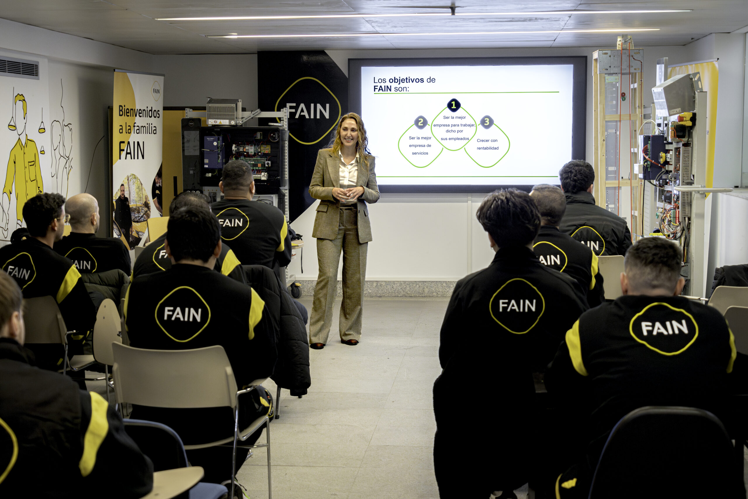 Mar Morelli en una charla a los técnicos de FAIN