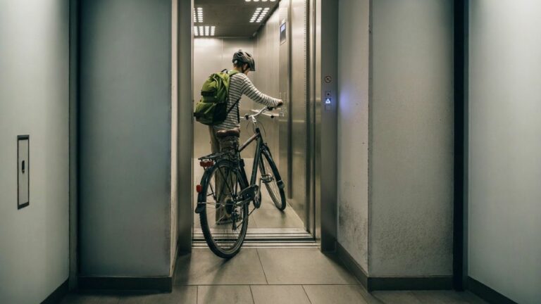 Normativa sobre bicicletas en cabina ascensor